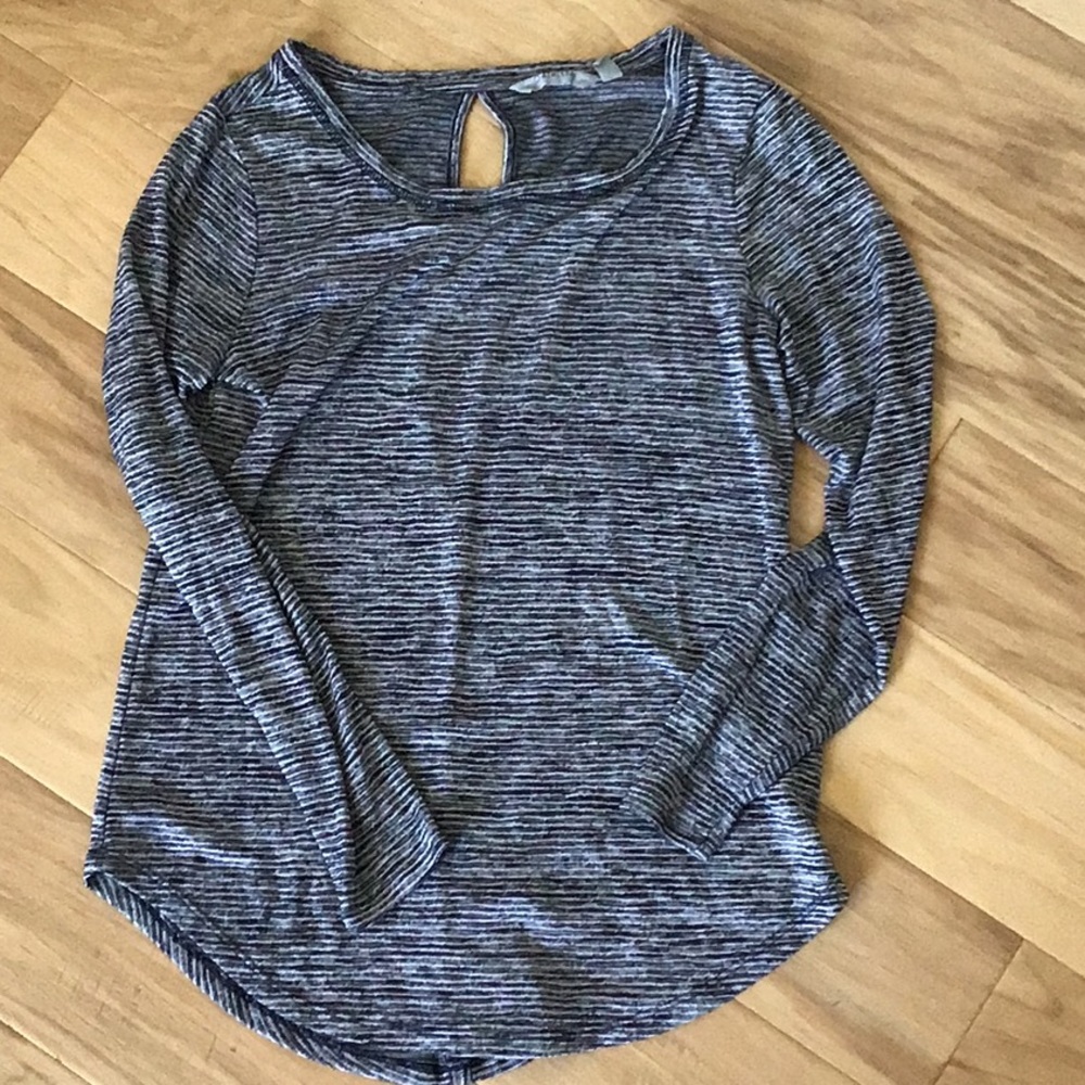 Athleta long sleeve top with back cut out size small used